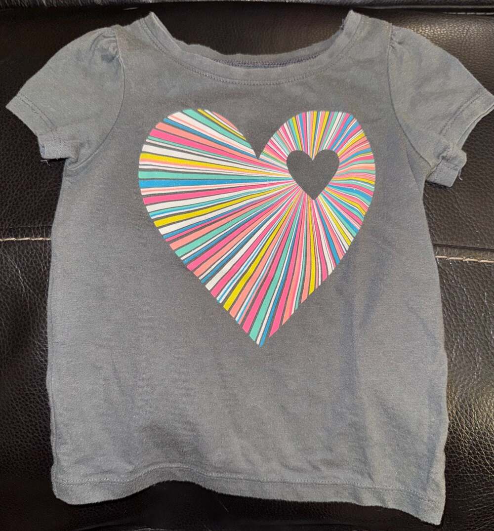 Circo Toddler Girl Heart Graphic T-Shirt Gray Size 2T